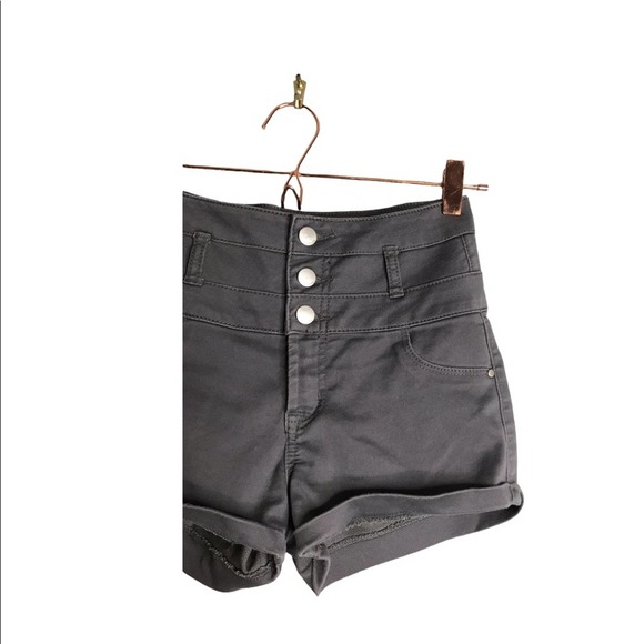 Refuge | High Rise Pin up vibe Triple Button Up Shorts gray - Picture 6 of 8